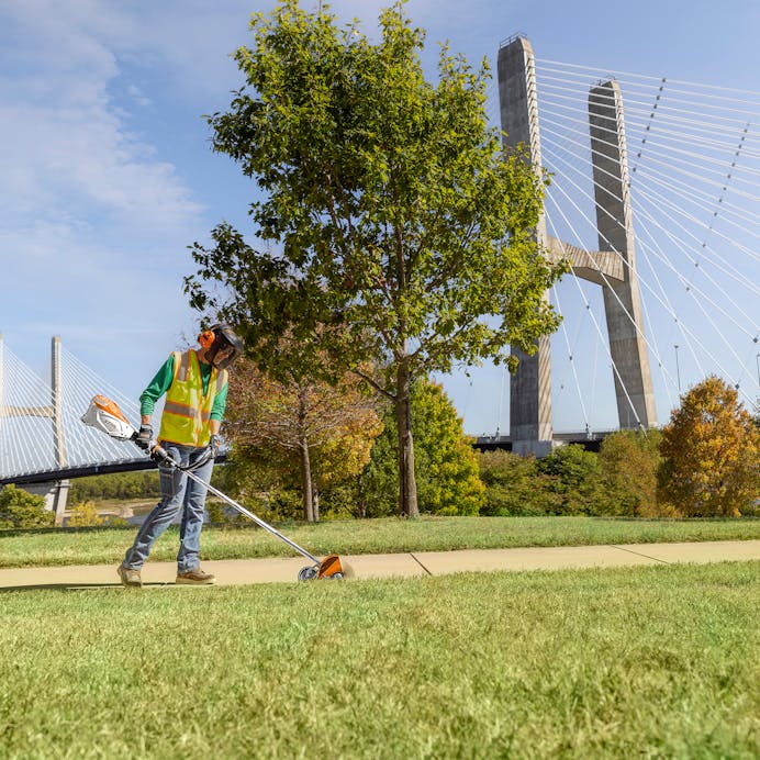 STIHL® FCA135